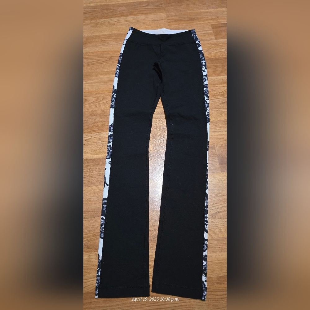Lululemon Black and White Women's Pants